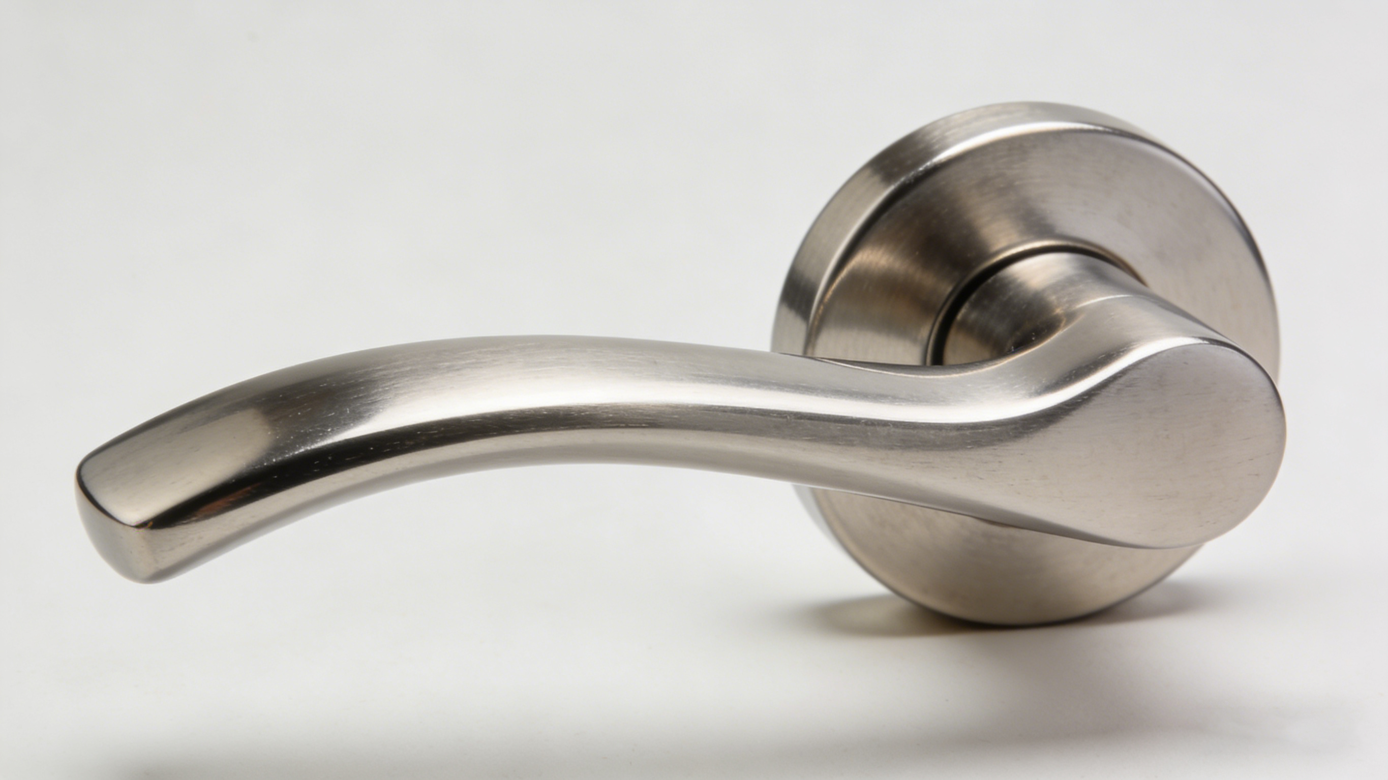 O guia definitivo para abrir uma porta com maçaneta trancada